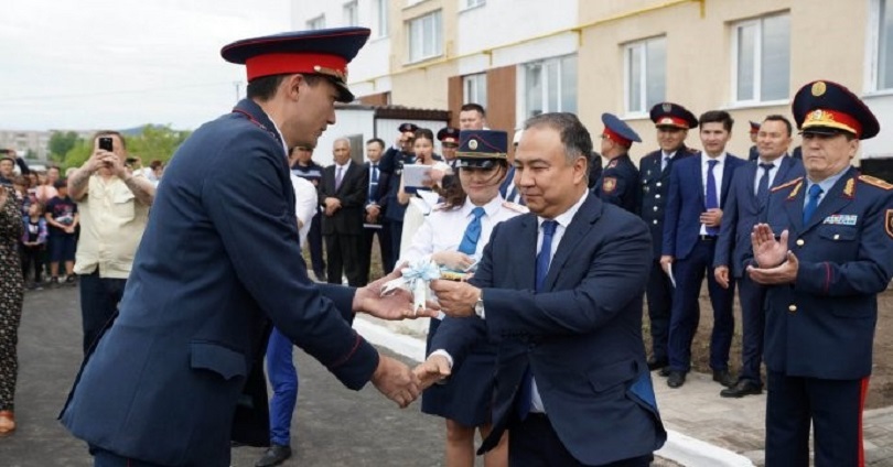 В Акмолинской области введен в эксплуатацию 100-квартирный дом для полицейских