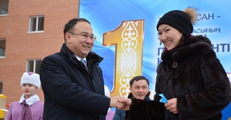 В преддверии Дня Первого Президента в Кокшетау новоселам вручили ключи по программе «7-20-25»