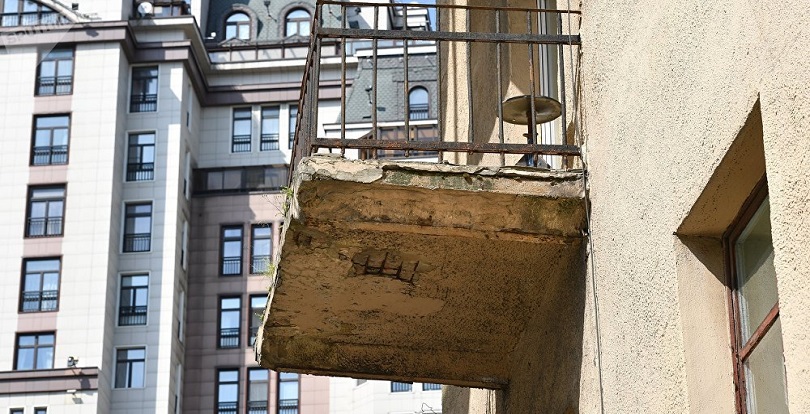 Нұр-Сұлтанда тұрғын үй қирап жатыр: әкімдік не істемек?