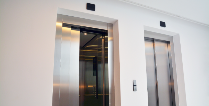 В 95 домах Ауэзовского района Алматы заменили лифты, провели ремонт кровли и инженерных сетей