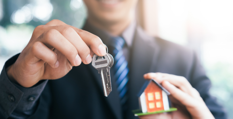 В Карагандинской области восстановят заброшенные дома и раздадут их 60 очередникам