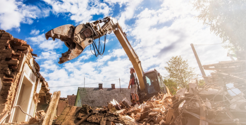 Астананың қай аудандарында апатты үйлер бірінші кезекте сүріледі?