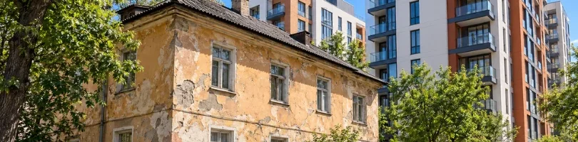 Реновация в Алматы: снос домов отложат, гарантии усилят