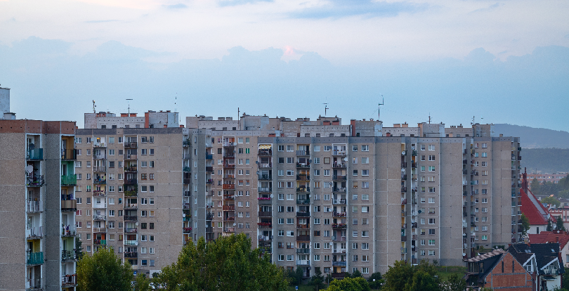 В Алматы могут снести панельные многоэтажки